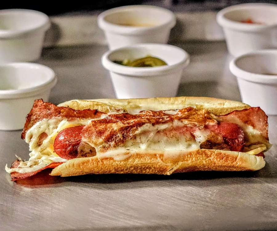 [Imagen de Hot Dog Suizo]